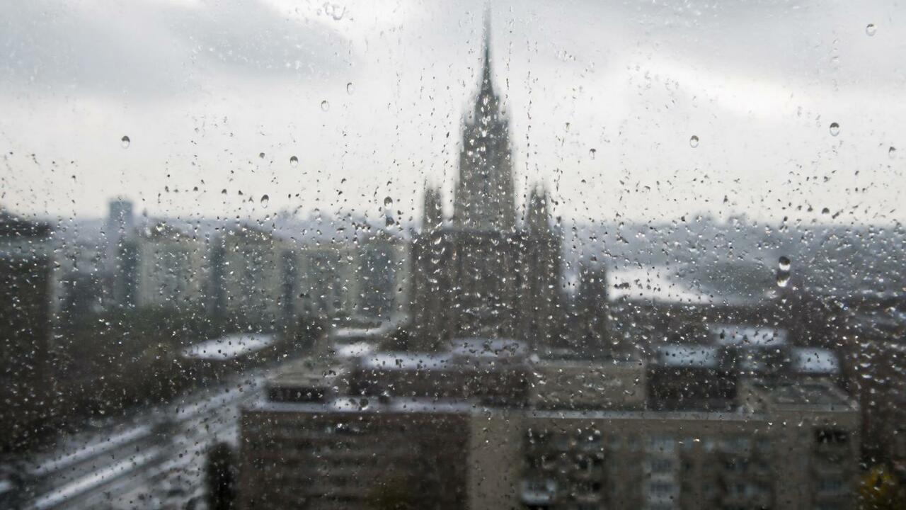 Москву накроет ливень с грозой 26 июля Ливни и грозы накроют Москву 26 июля: ветер до ...