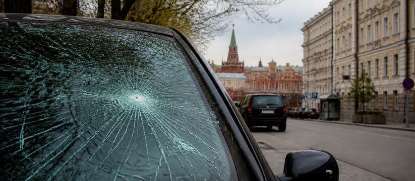 В Москве задержали мужчину, разбившего стекло «...